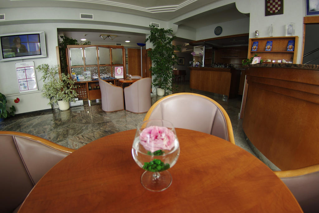 Hotel Villa Marija Tučepi Exterior foto
